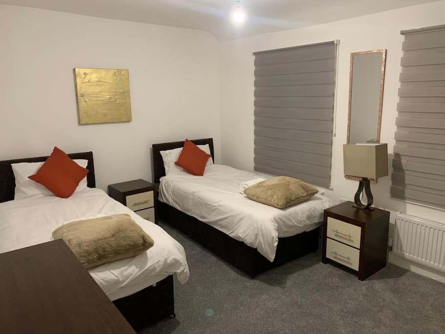 Beautiful 5Bedroom Hse-Contractor/Family/Corporate 다트퍼드 외부 사진